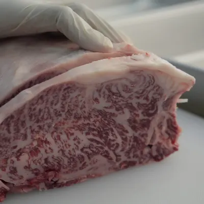 肩ロース ブロック 約1kg 下川町産黒毛和牛「薫香和牛」